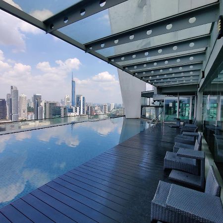 Skybed Over The Sky Hostel @Regalia Suites & Residences Kl กัวลาลัมเปอร์ ภายนอก รูปภาพ