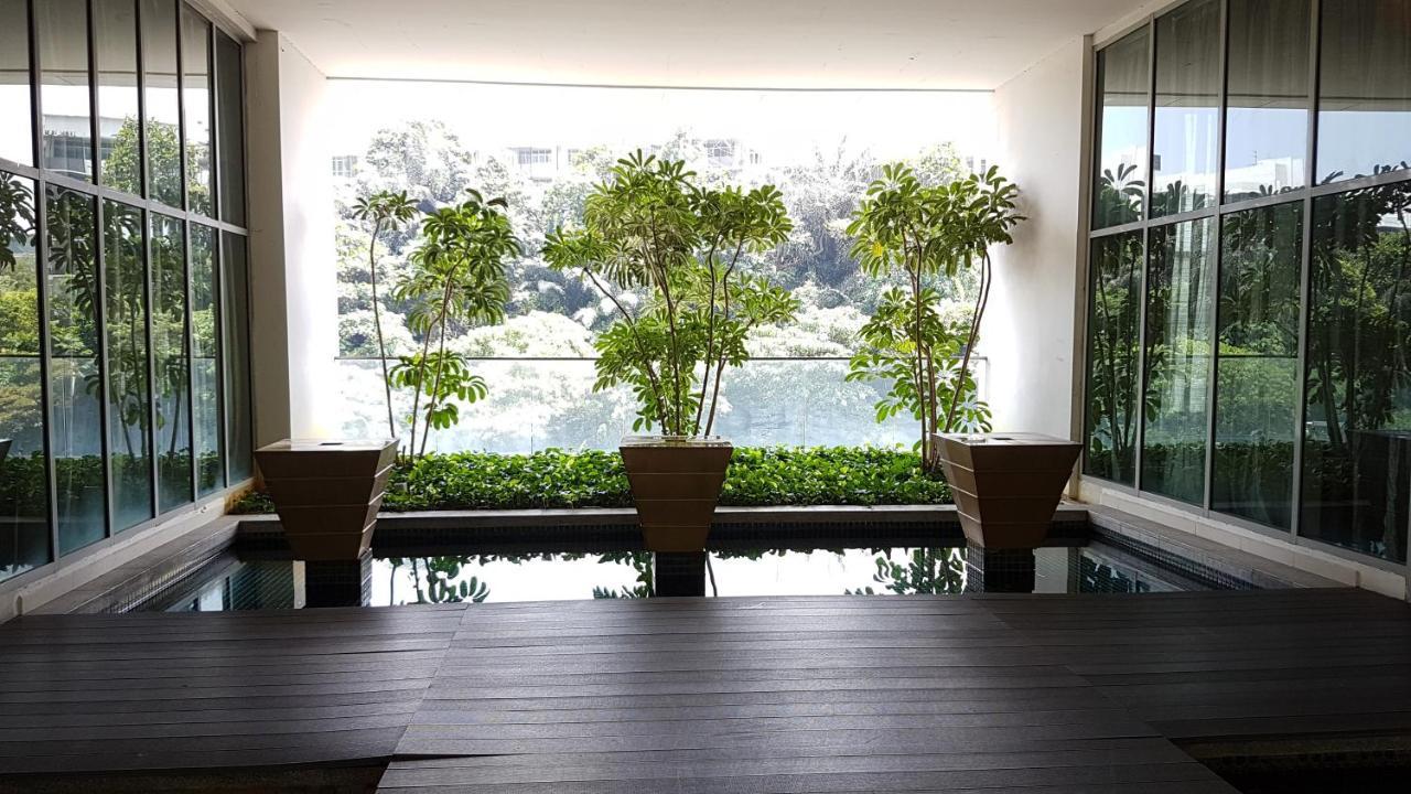 Skybed Over The Sky Hostel @Regalia Suites & Residences Kl กัวลาลัมเปอร์ ภายนอก รูปภาพ