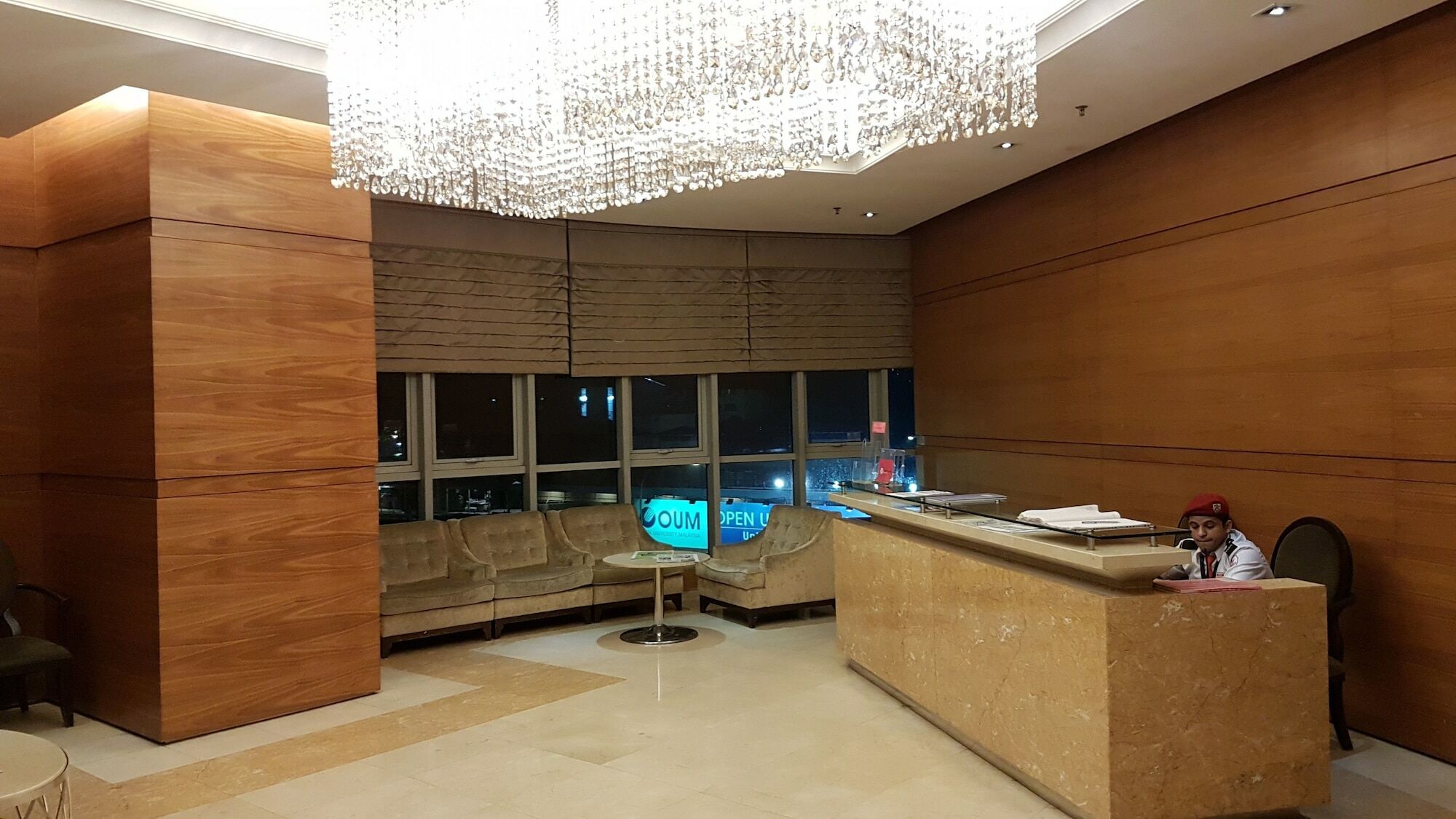 Skybed Over The Sky Hostel @Regalia Suites & Residences Kl กัวลาลัมเปอร์ ภายนอก รูปภาพ